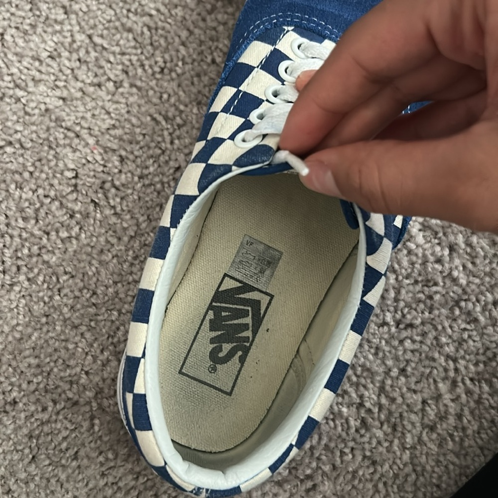 Vans - Picture 2 of 10